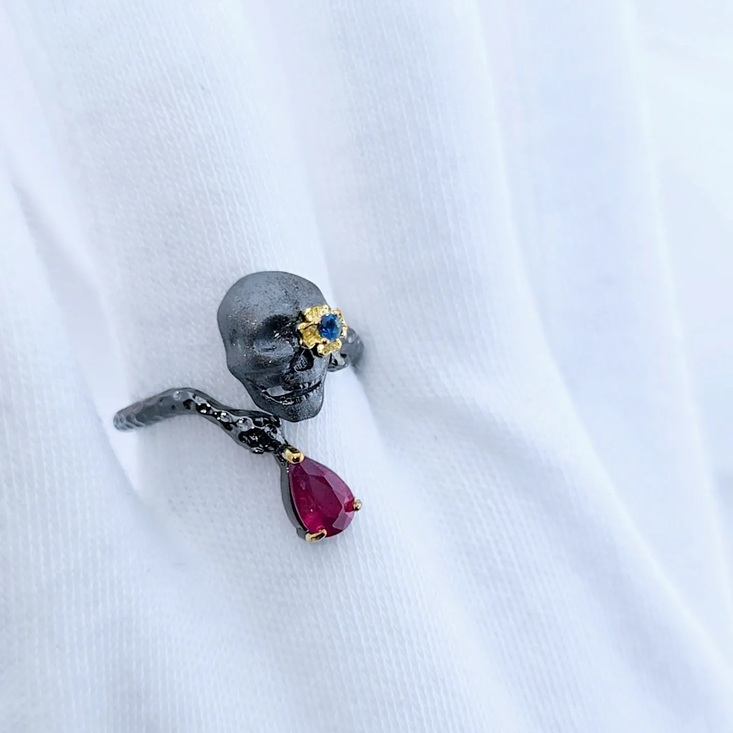 0.9Ct Natural Ruby Gemstone Adjustable Skull Ring