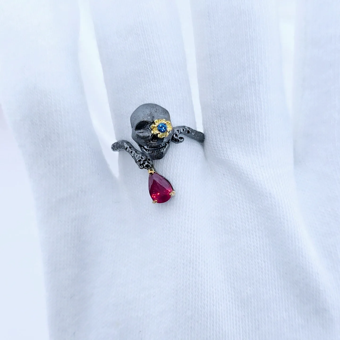 0.9Ct Natural Ruby Gemstone Adjustable Skull Ring