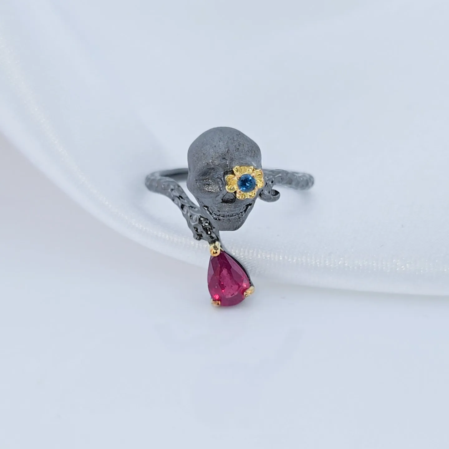 0.9Ct Natural Ruby Gemstone Adjustable Skull Ring