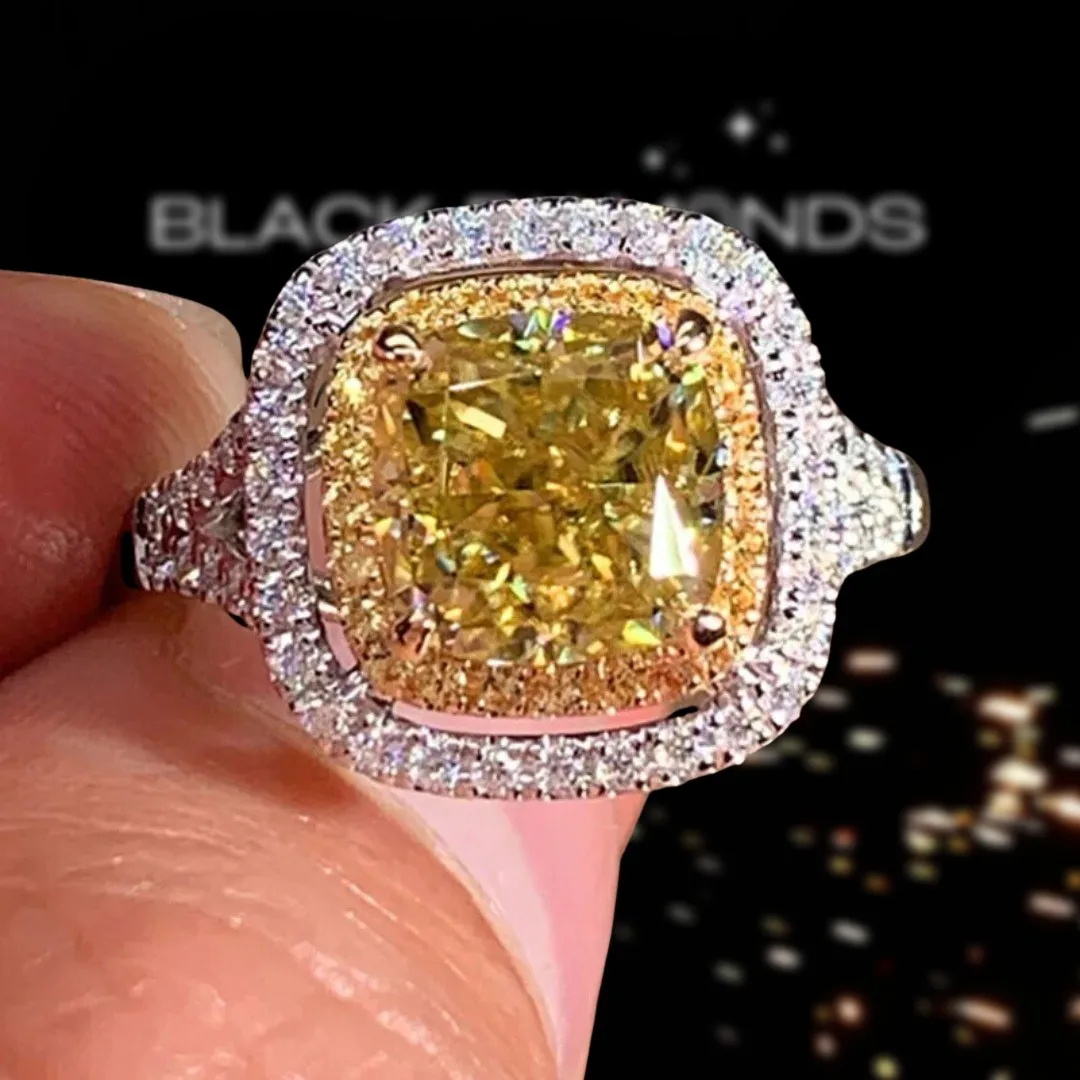 18k White Gold 1.0 Ct Yellow Cushion Cut Diamond Engagement Ring
