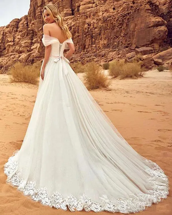 2018 Simple Ivory Wedding Dresses A line Off The Shoulder Modest Tulle Lace Wedding Bridal Gowns