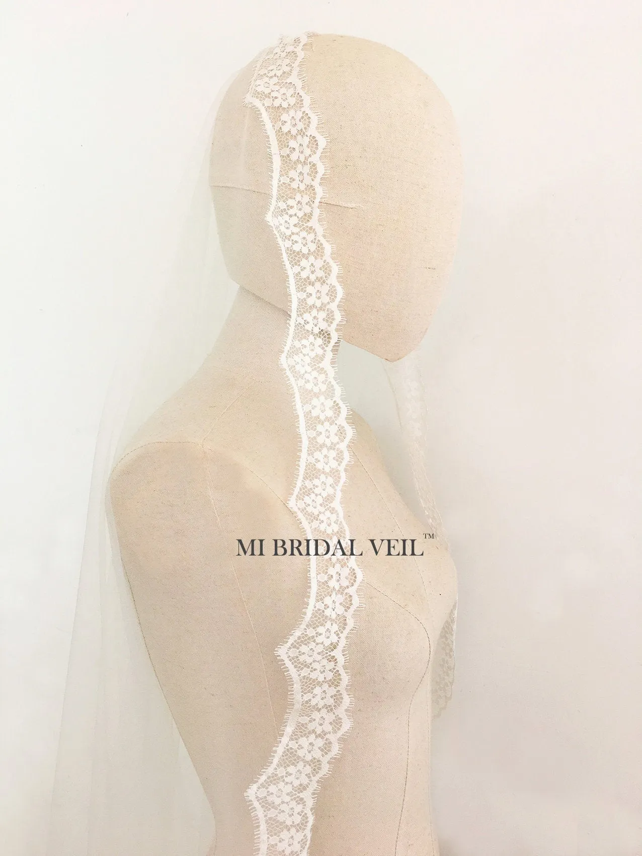 Boho Cathedral Lace Wedding Veil, Subtle Flower Lace Brial Veil Mi Bridal