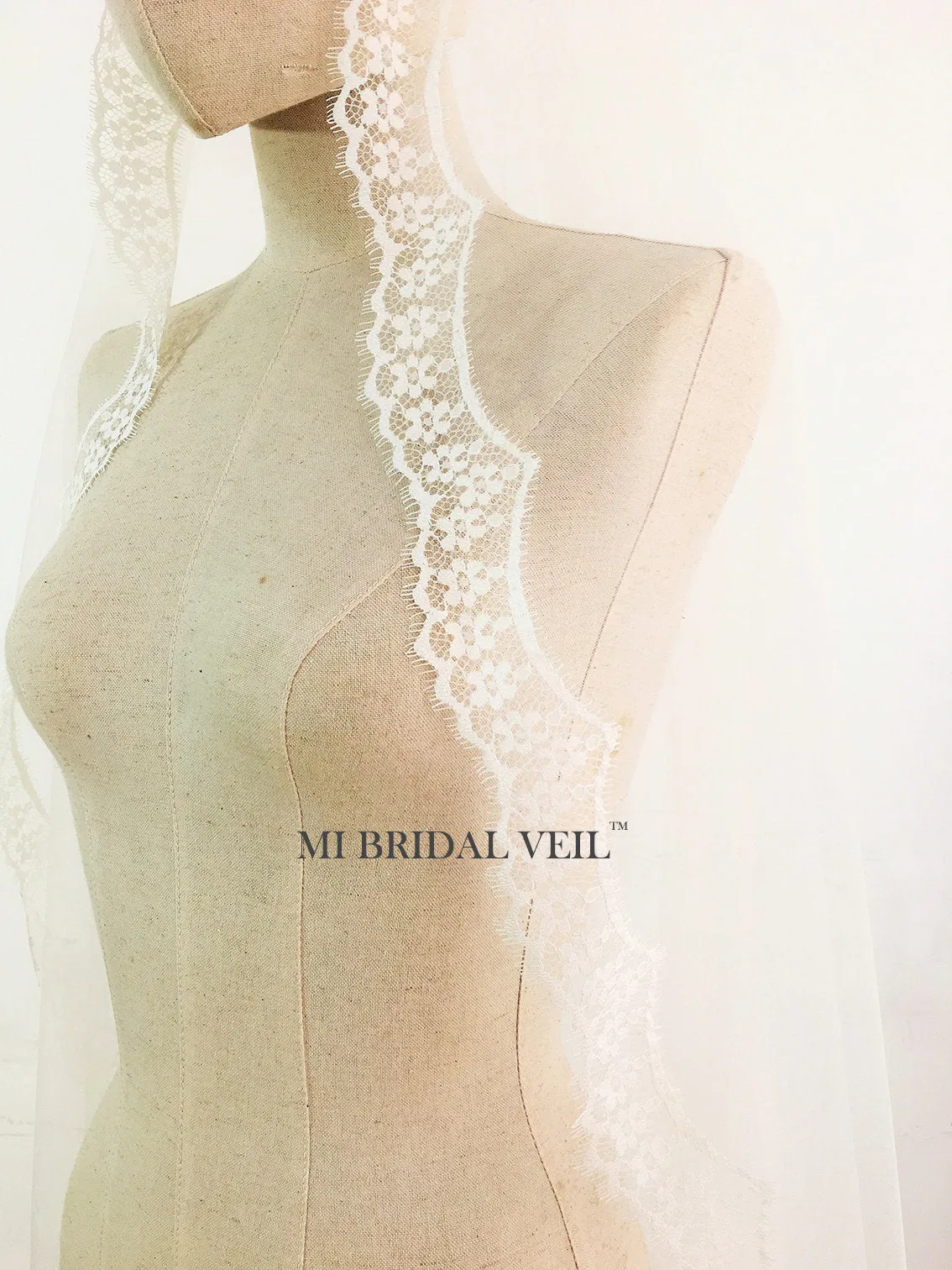 Boho Cathedral Lace Wedding Veil, Subtle Flower Lace Brial Veil Mi Bridal