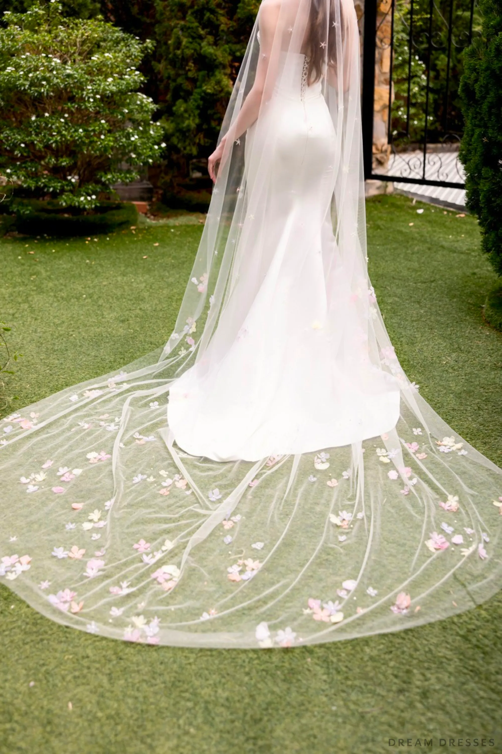 Bridal Veil with 3D Flowers (#ESIYA)