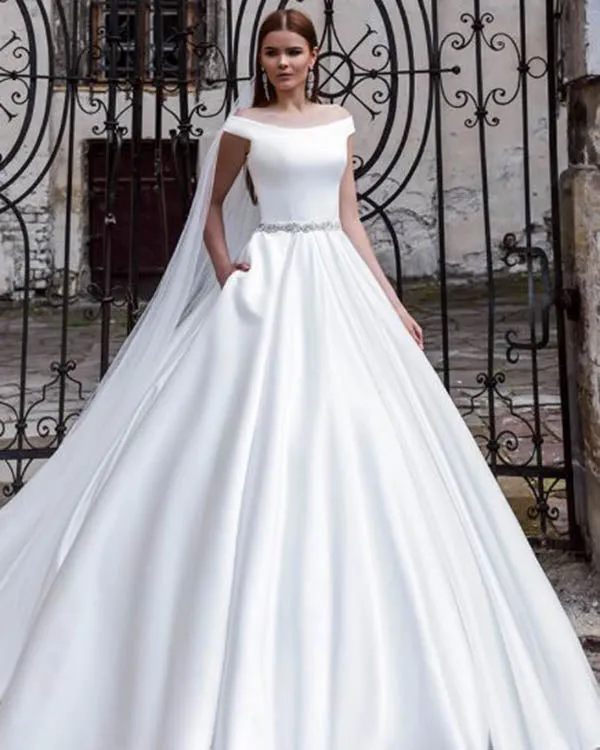 Elegant 2018 Satin Wedding Dresses Ball Gown Off The Shoulder Bridal Wedding Gowns Stylish