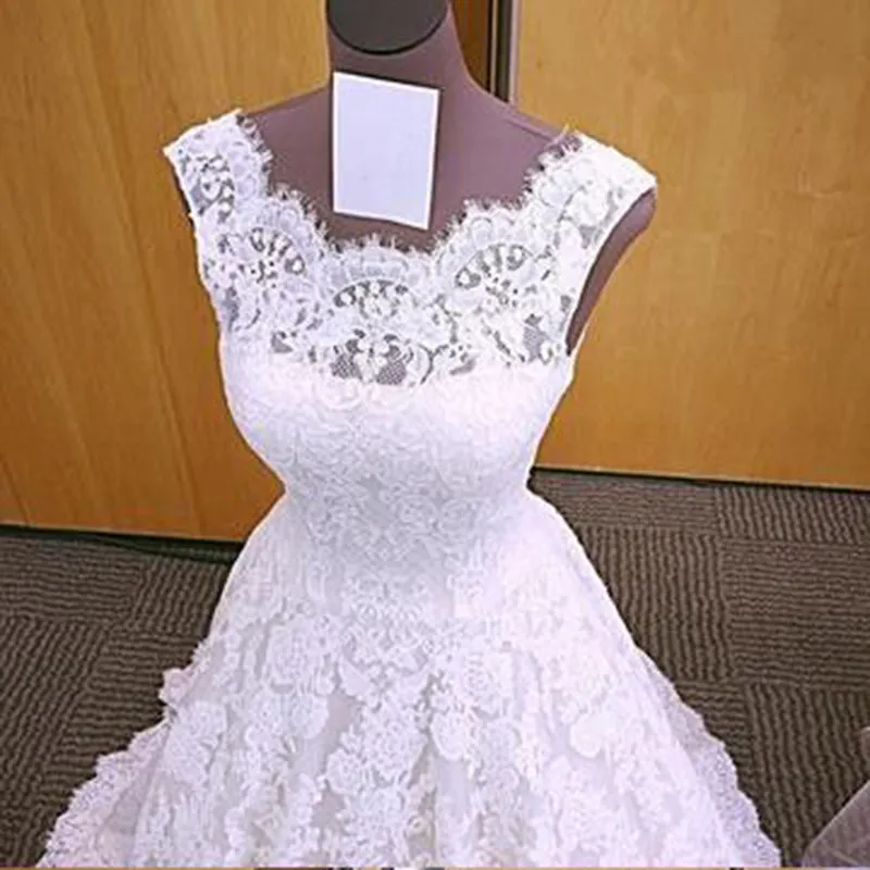Elegant A line Lace Wedding Dresses Scoop Neckline Sweep Train Bridal Gowns