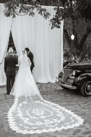 Floral Lace Long Bridal Veil with Appliques Train