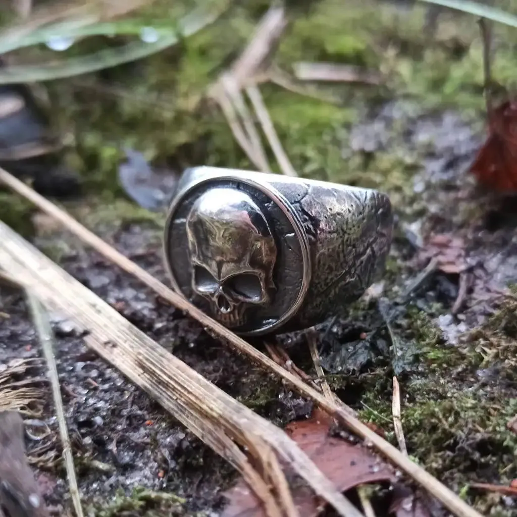 Human skull silver signet ring