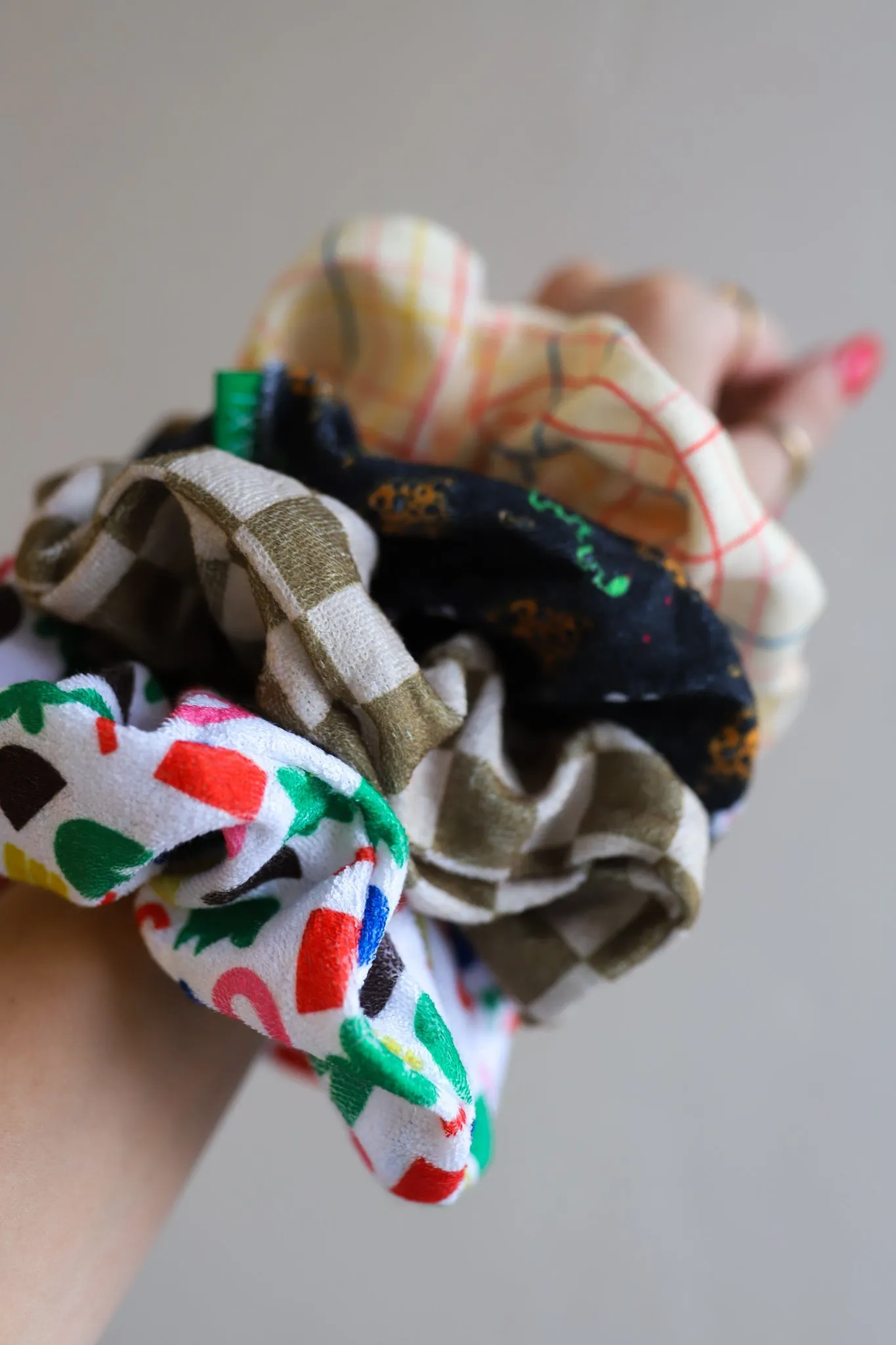 KAXI TOWEL SCRUNCHIES ( 7 PATTERNS )
