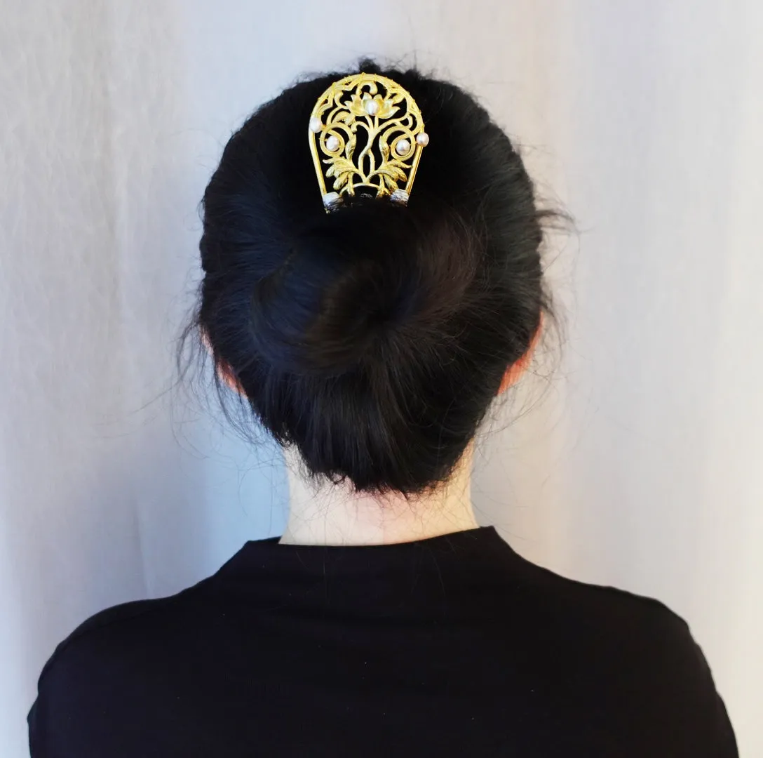 Lotus Hair Pin with Baroque Pearl