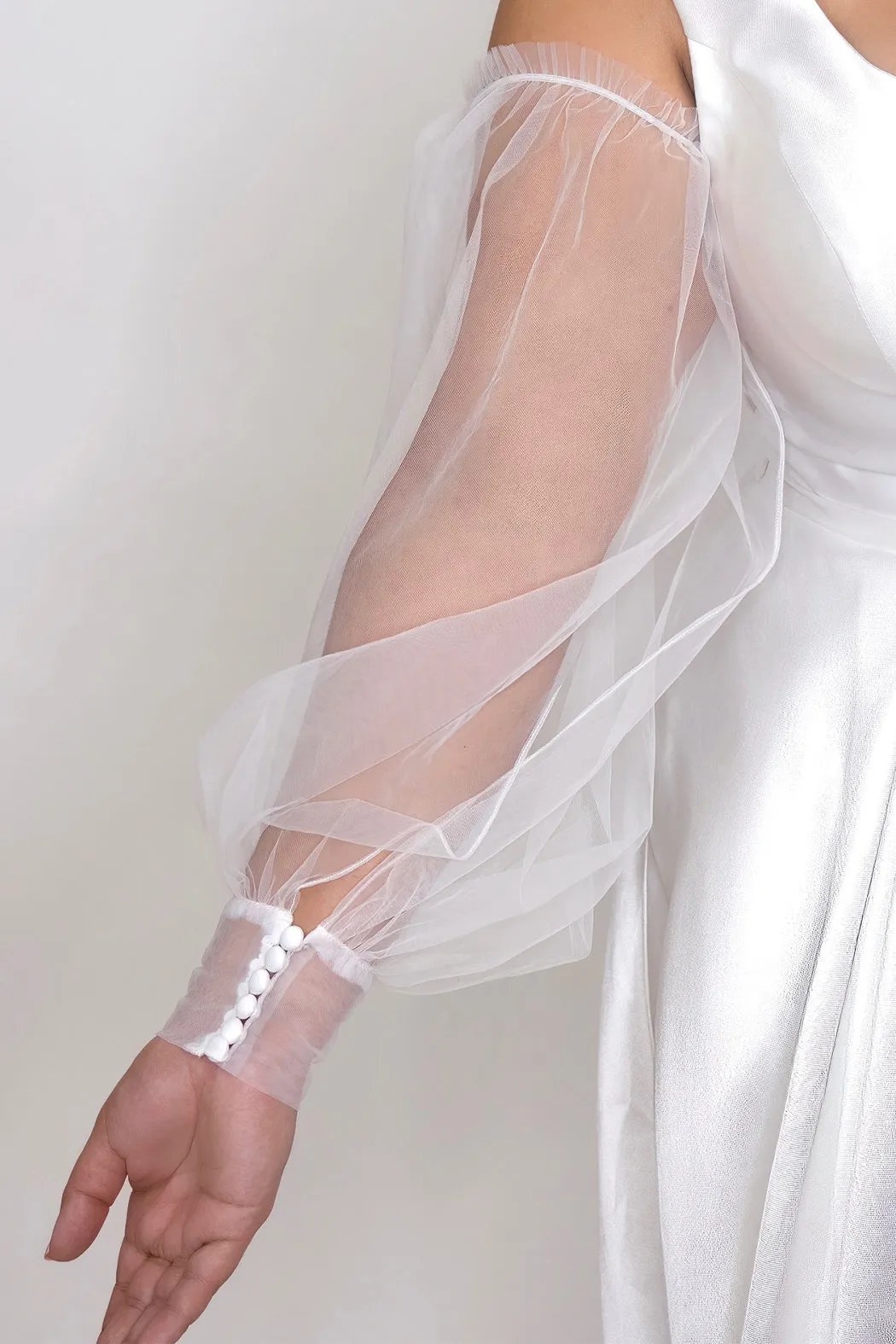 Off-the-Shoulder Sleeve <br> MB1207