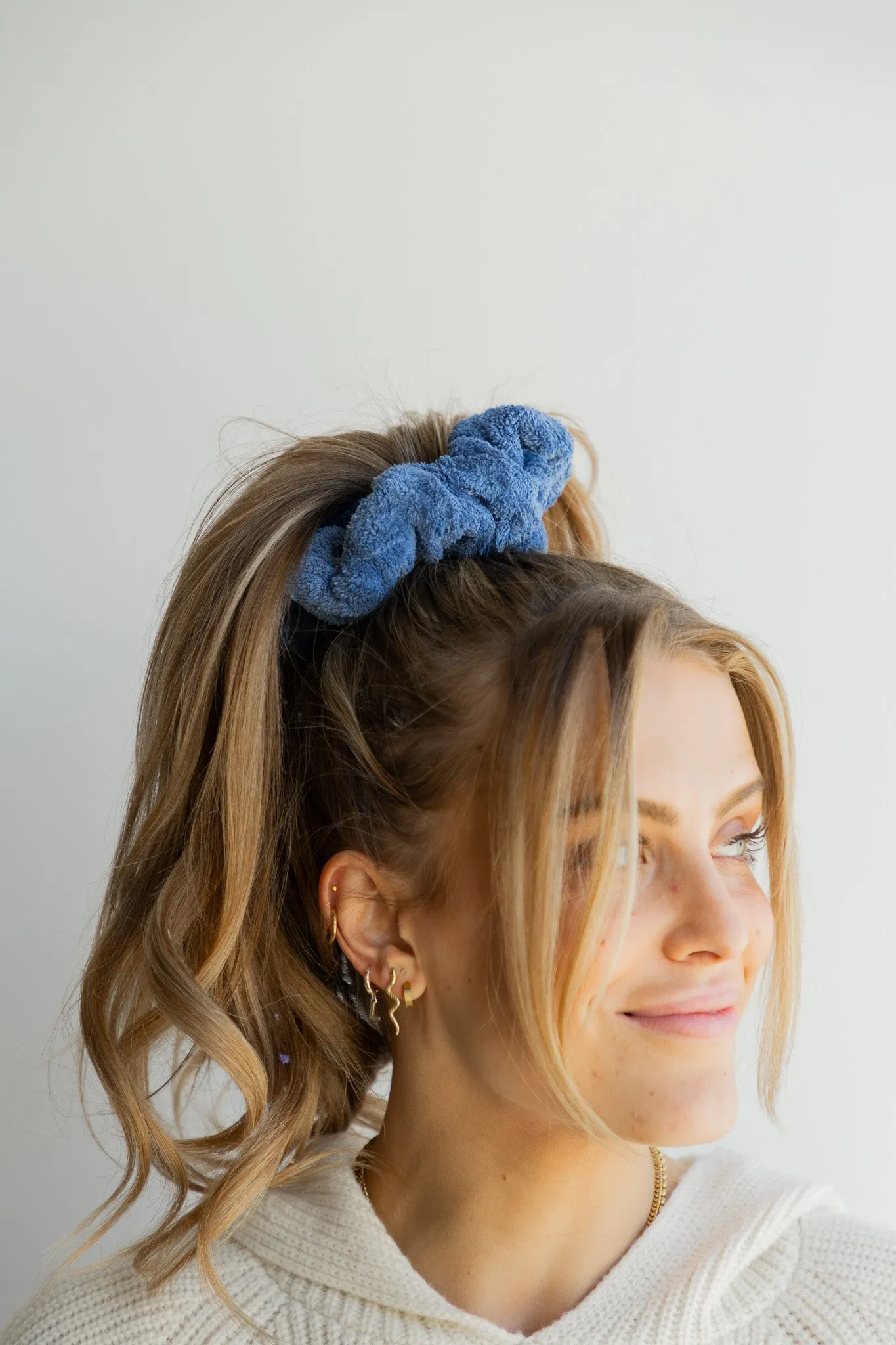 OVERSIZED TOWEL SCRUNCHIES ( 18 COLORS )
