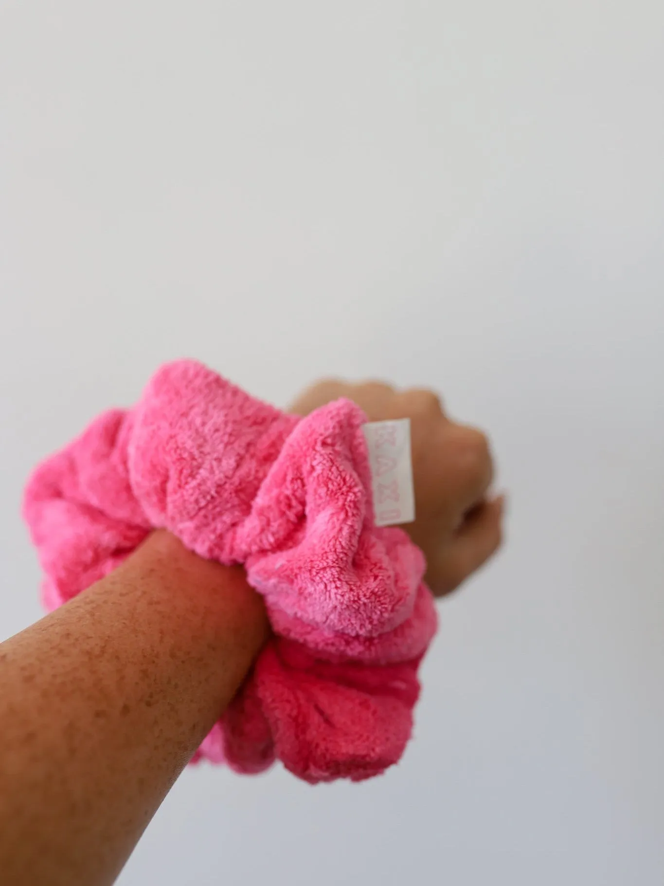 OVERSIZED TOWEL SCRUNCHIES ( 18 COLORS )