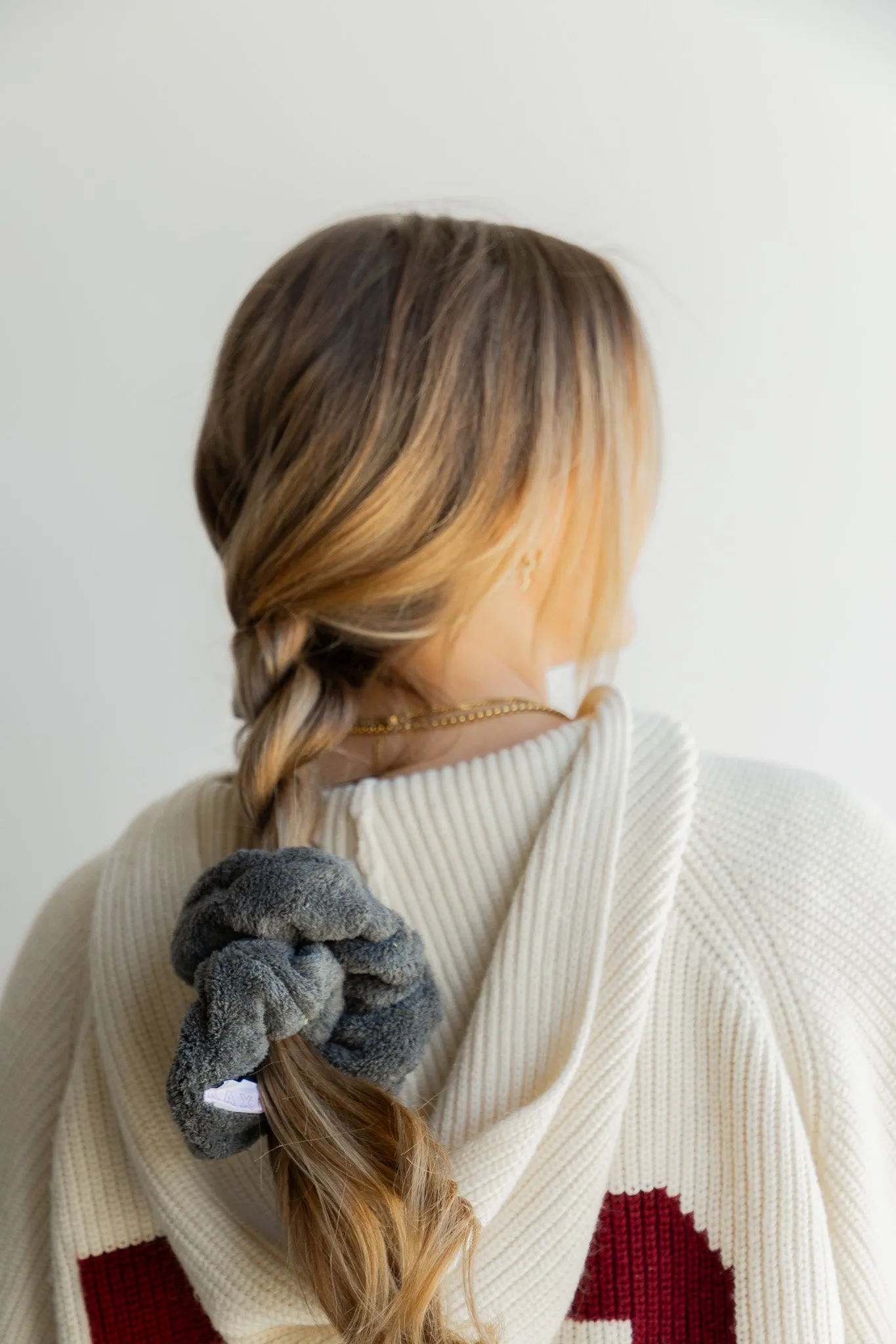 OVERSIZED TOWEL SCRUNCHIES ( 18 COLORS )