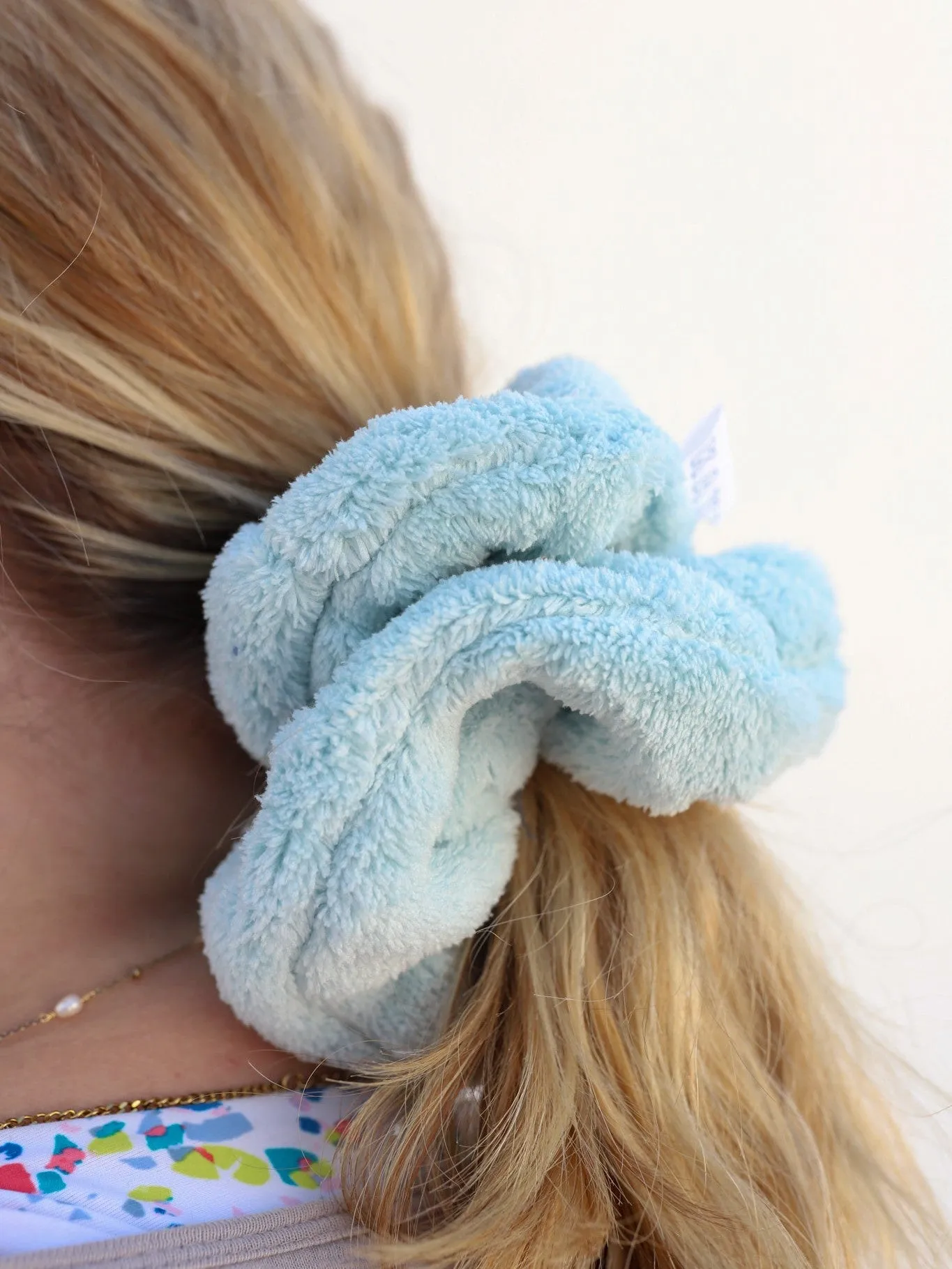 OVERSIZED TOWEL SCRUNCHIES ( 18 COLORS )