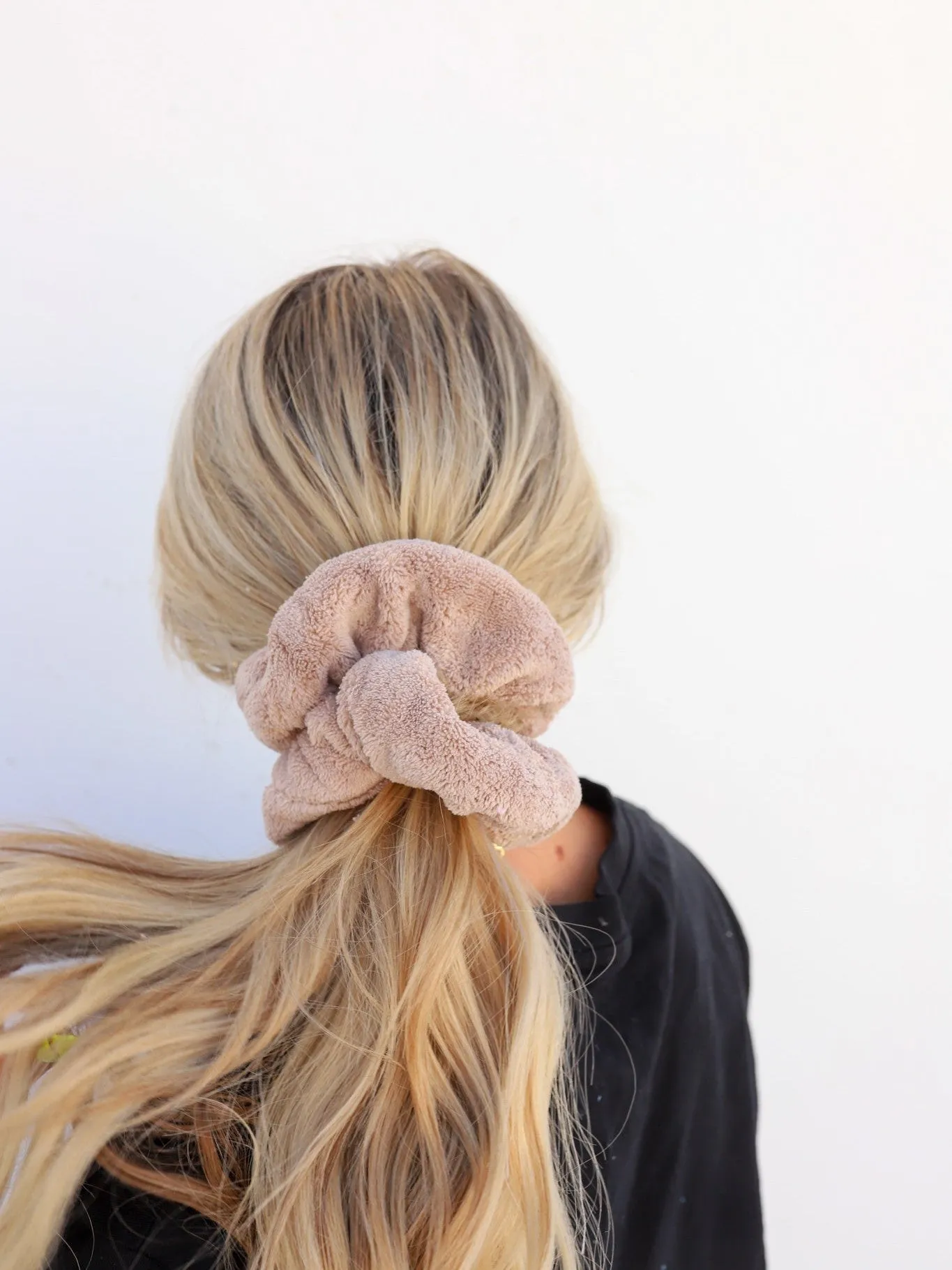 OVERSIZED TOWEL SCRUNCHIES ( 18 COLORS )