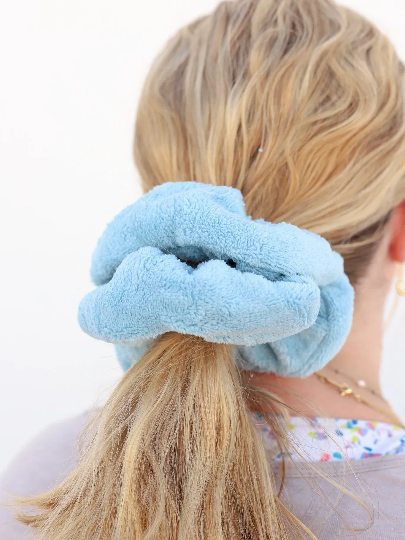 OVERSIZED TOWEL SCRUNCHIES ( 18 COLORS )