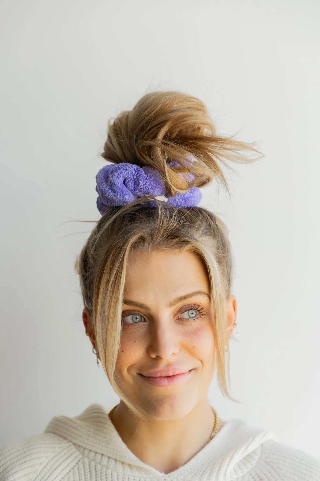 OVERSIZED TOWEL SCRUNCHIES ( 18 COLORS )