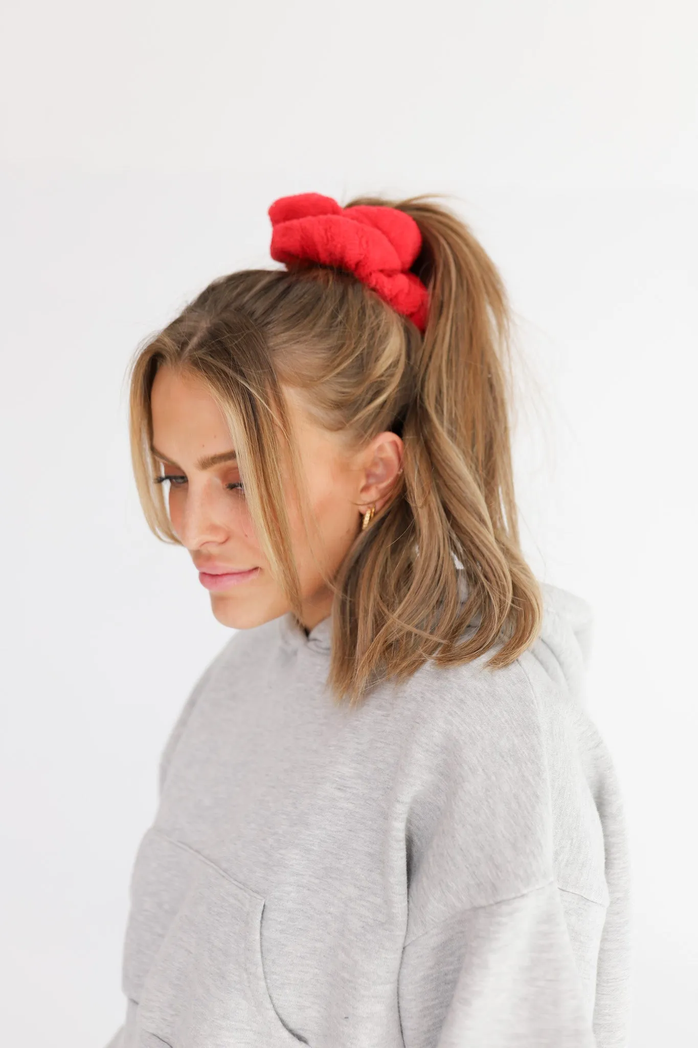 OVERSIZED TOWEL SCRUNCHIES ( 18 COLORS )