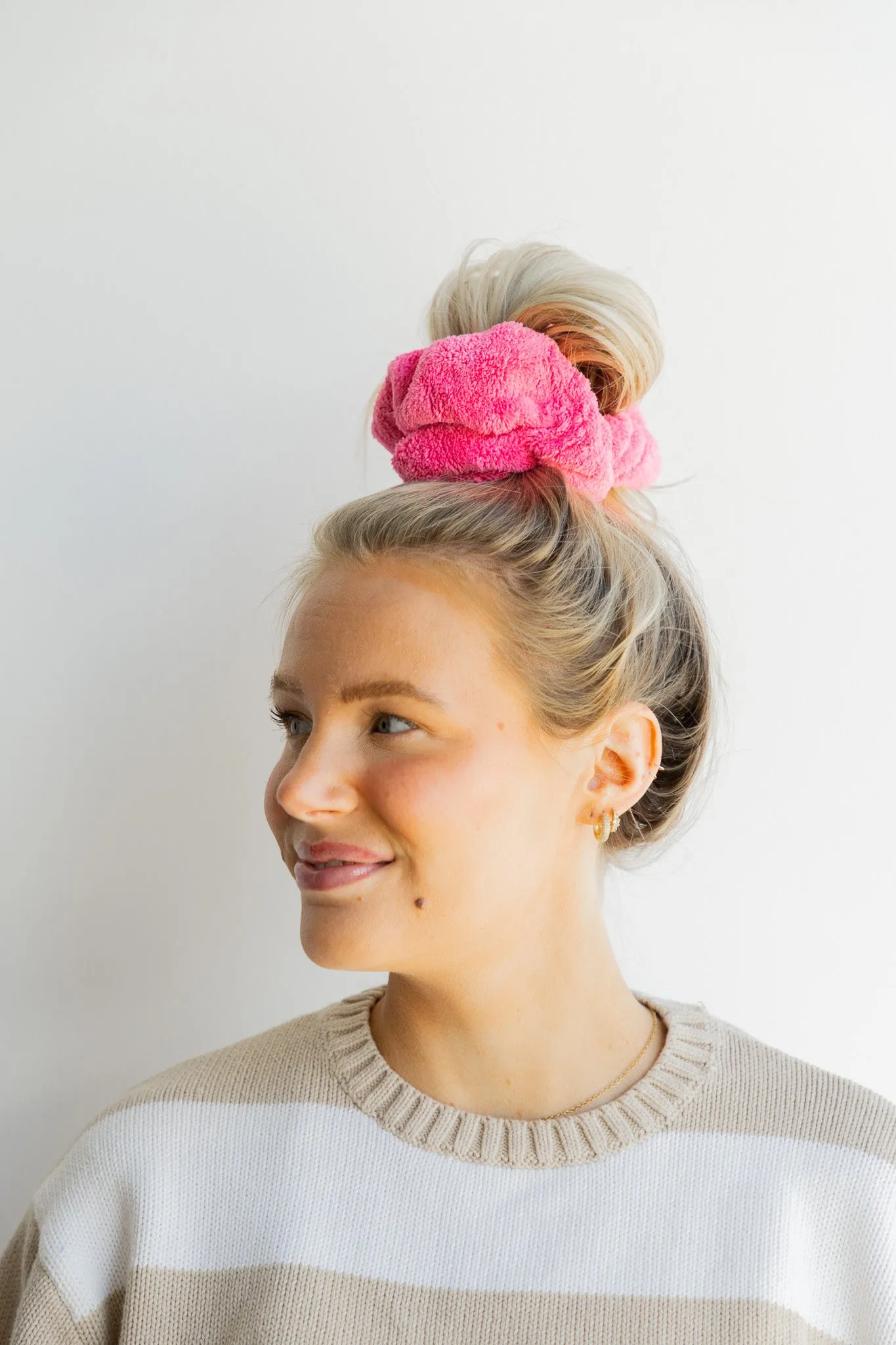 OVERSIZED TOWEL SCRUNCHIES ( 18 COLORS )
