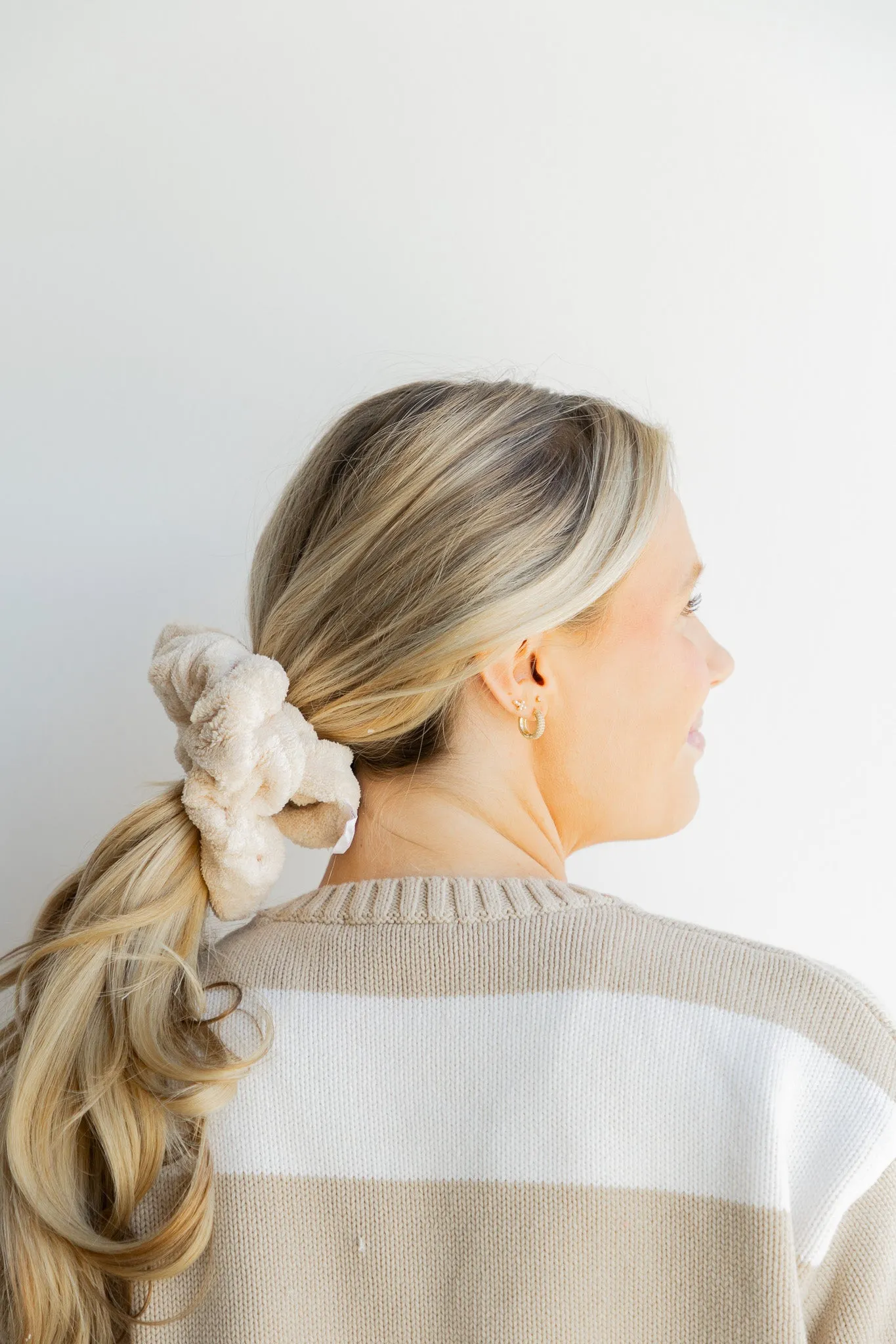 OVERSIZED TOWEL SCRUNCHIES ( 18 COLORS )