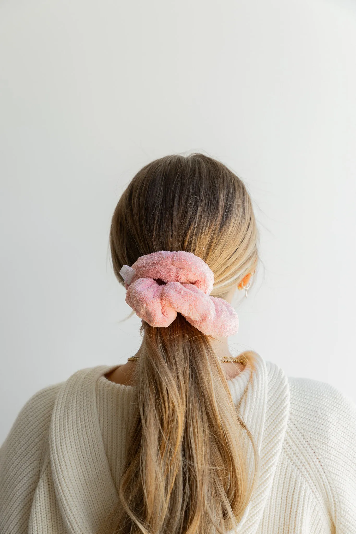 OVERSIZED TOWEL SCRUNCHIES ( 18 COLORS )