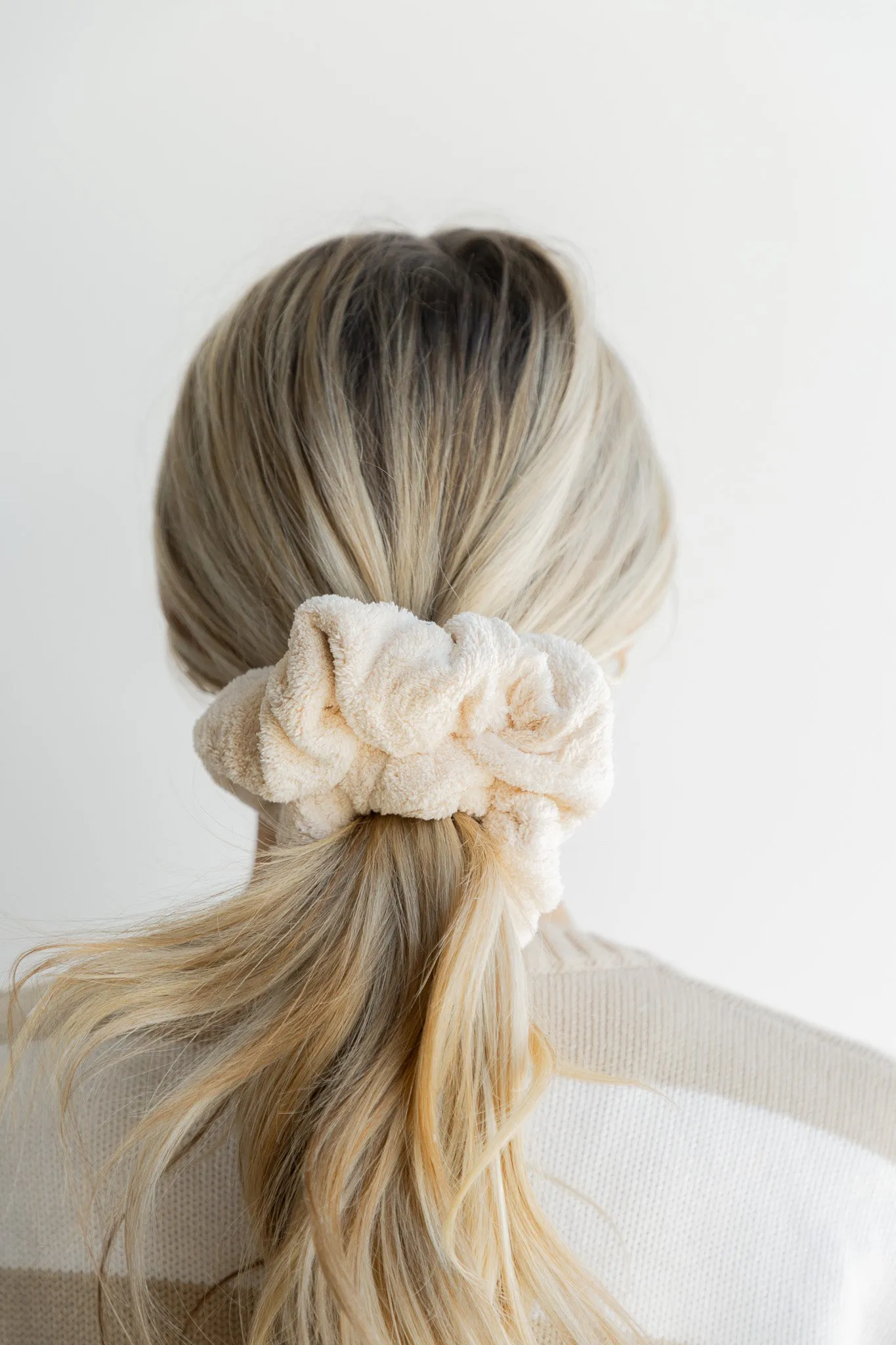 OVERSIZED TOWEL SCRUNCHIES ( 18 COLORS )