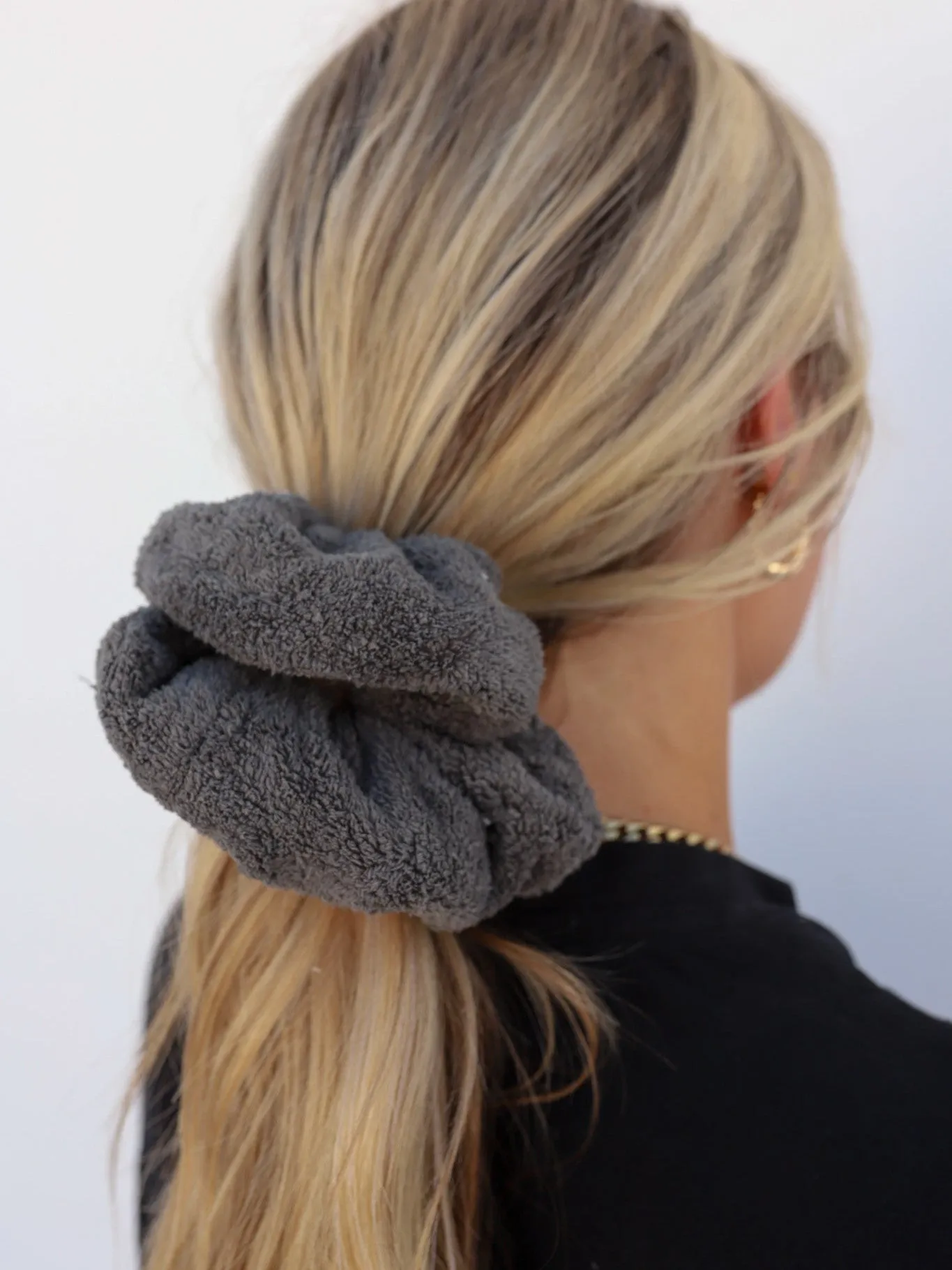 OVERSIZED TOWEL SCRUNCHIES ( 18 COLORS )
