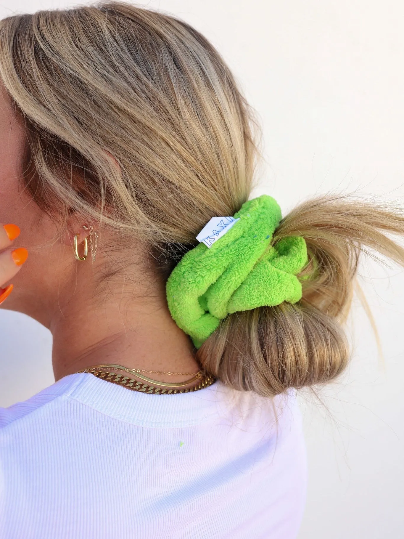 OVERSIZED TOWEL SCRUNCHIES ( 18 COLORS )