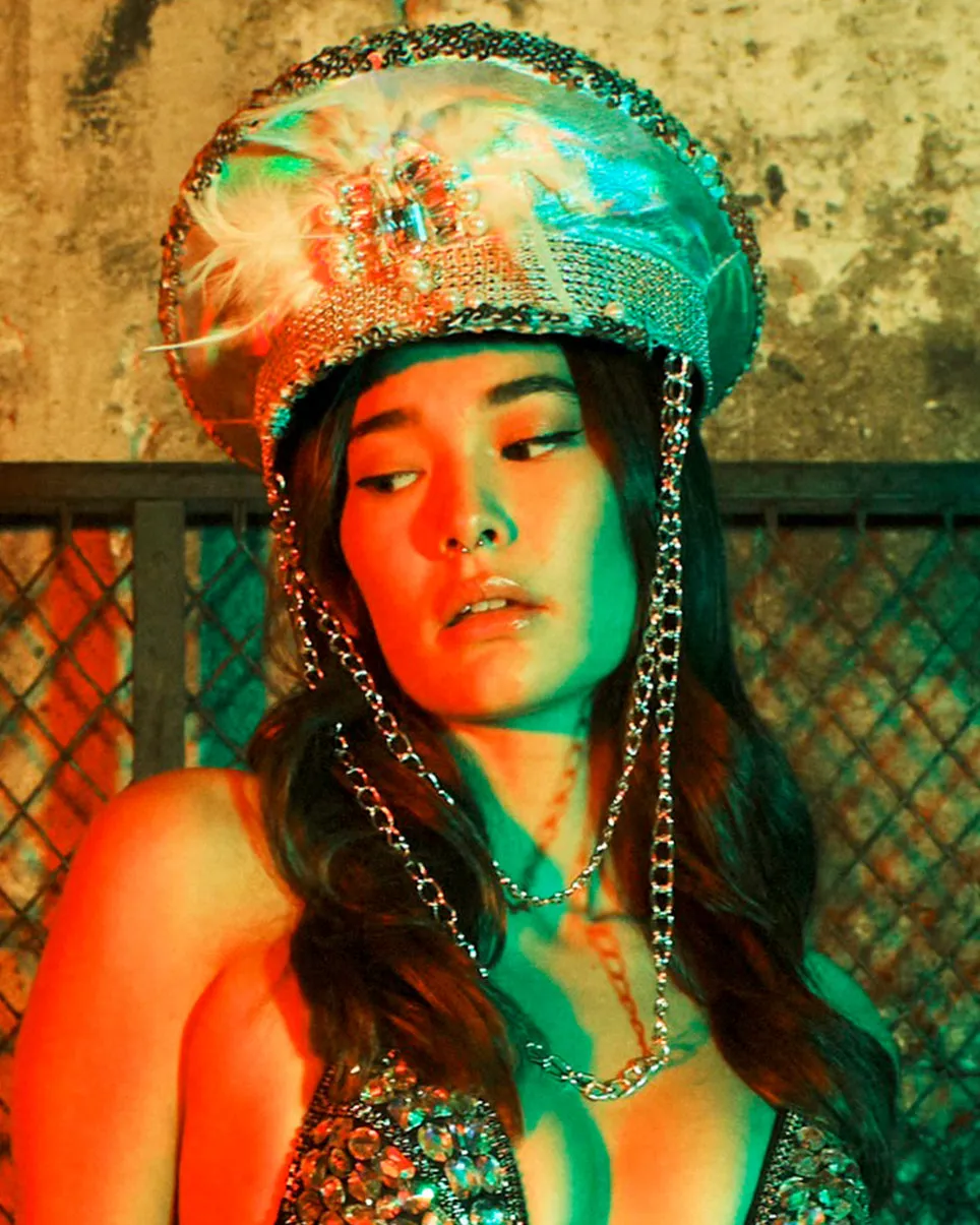 Pearl & Chain Silver Captain Hat