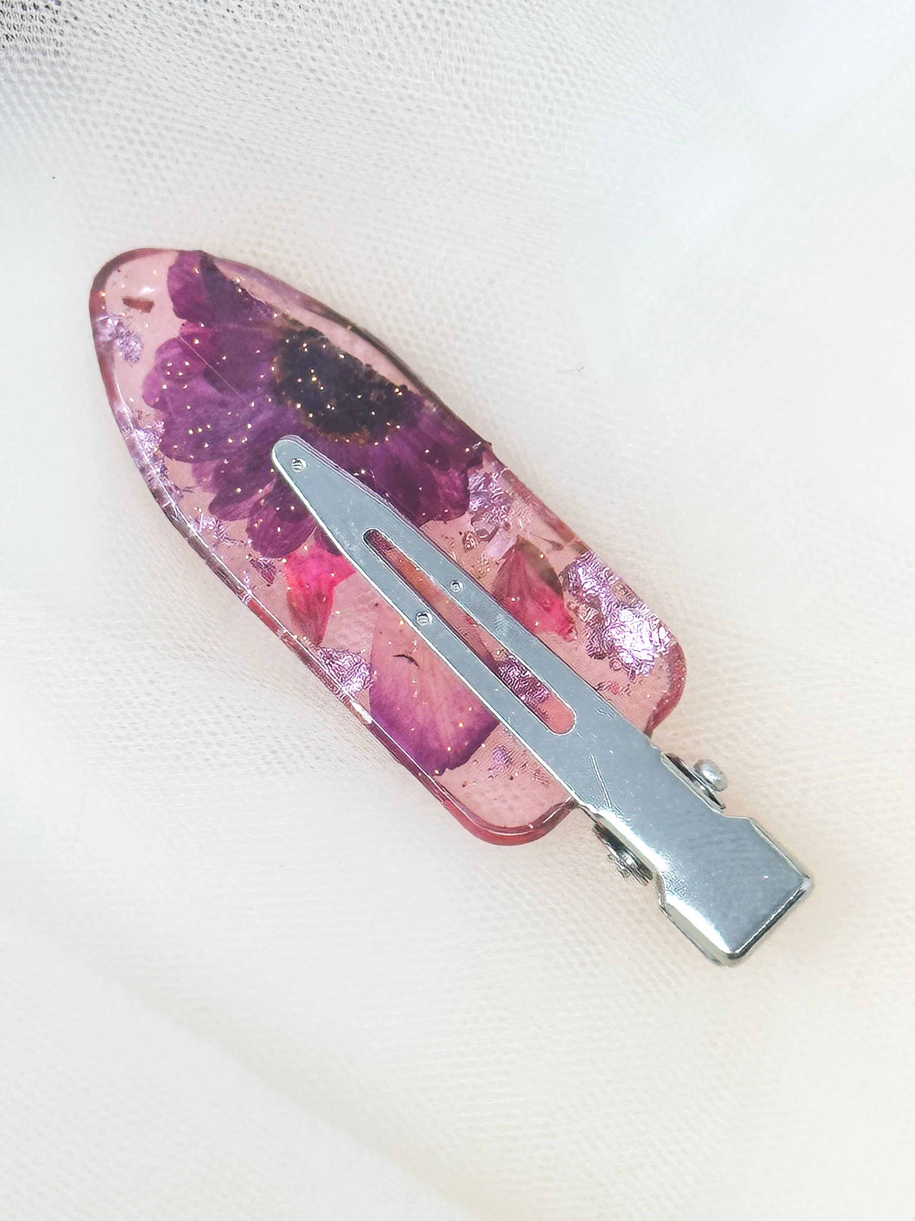 Pink No dent resin clip with Real Pink toned  Daisy Flowers Cast Inside.
