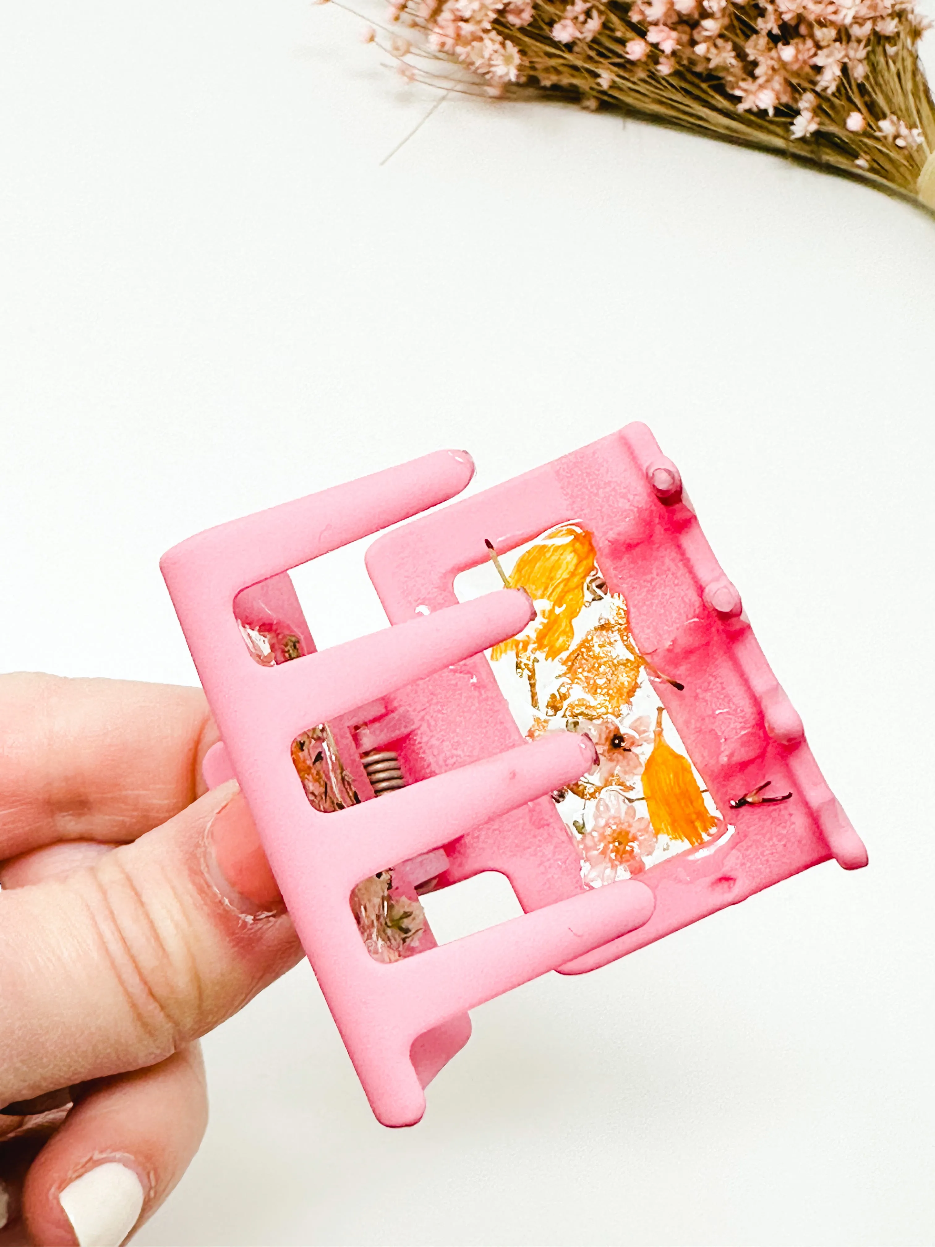 Pink SM Claw Clip with real Flowers