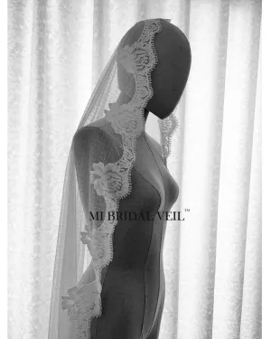 Polka Dot Veil, Mantilla Lace Wedding Veil. Vintage Inspired Rose Lace Waltz Bridal Veil. Mi Bridal