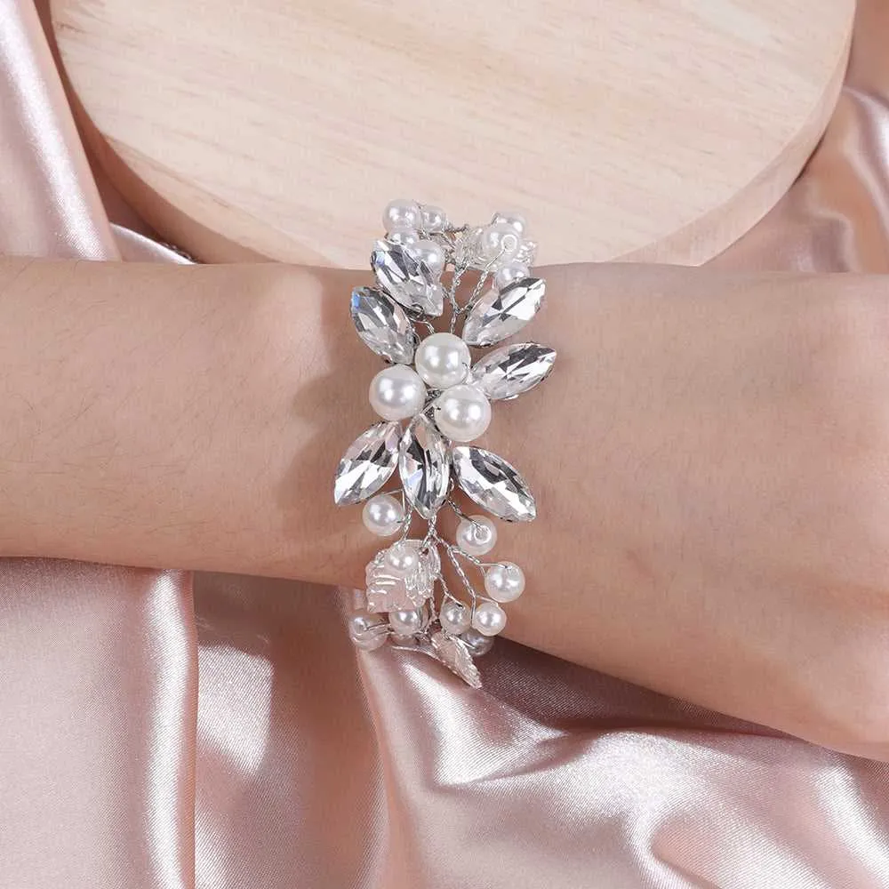 Rhinestone Pearl Flower Bracelet, Crystal Gem Floral Bracelet for Bride, Wedding Style Wire Bracelet