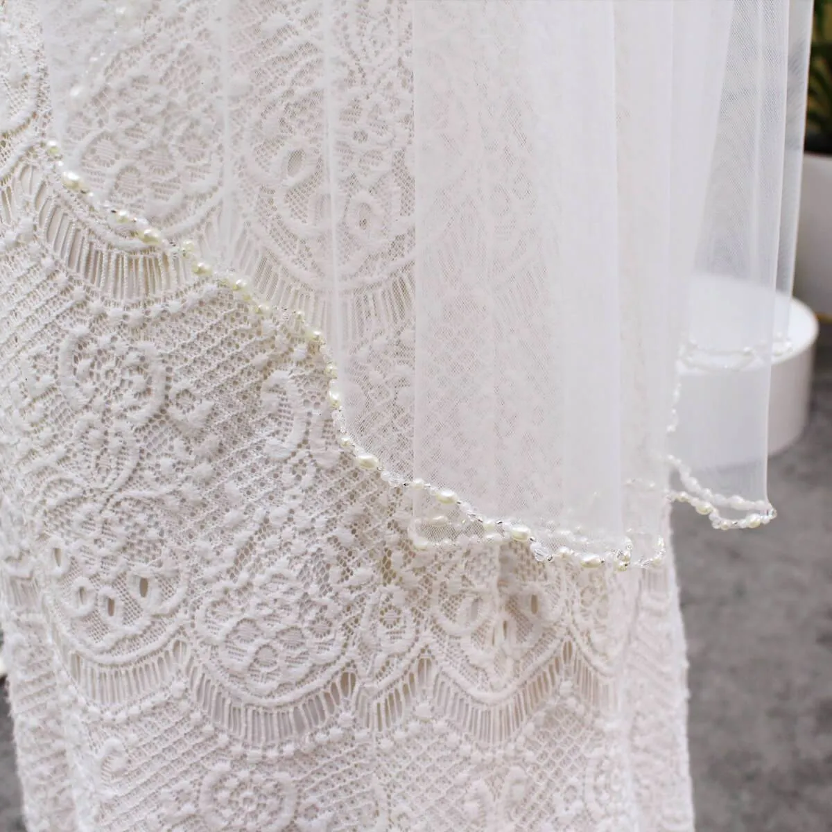 Roycebridal Beaded Short Bridal Veils Fingertip Length V684