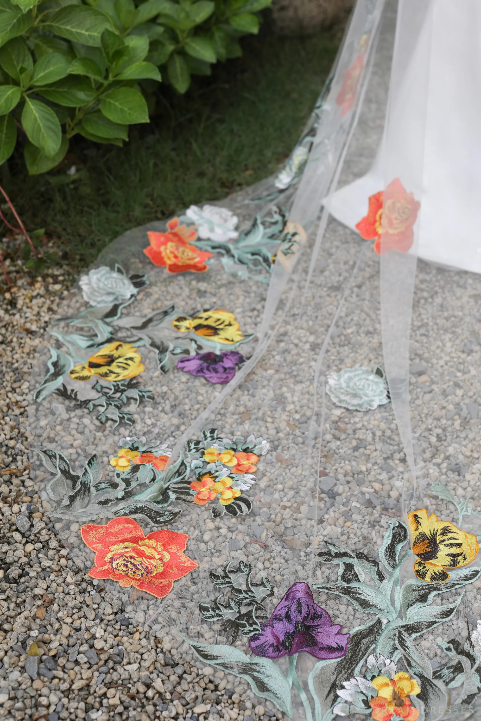 Single Tier Bridal Veil with Flowers (#ALIEAH)