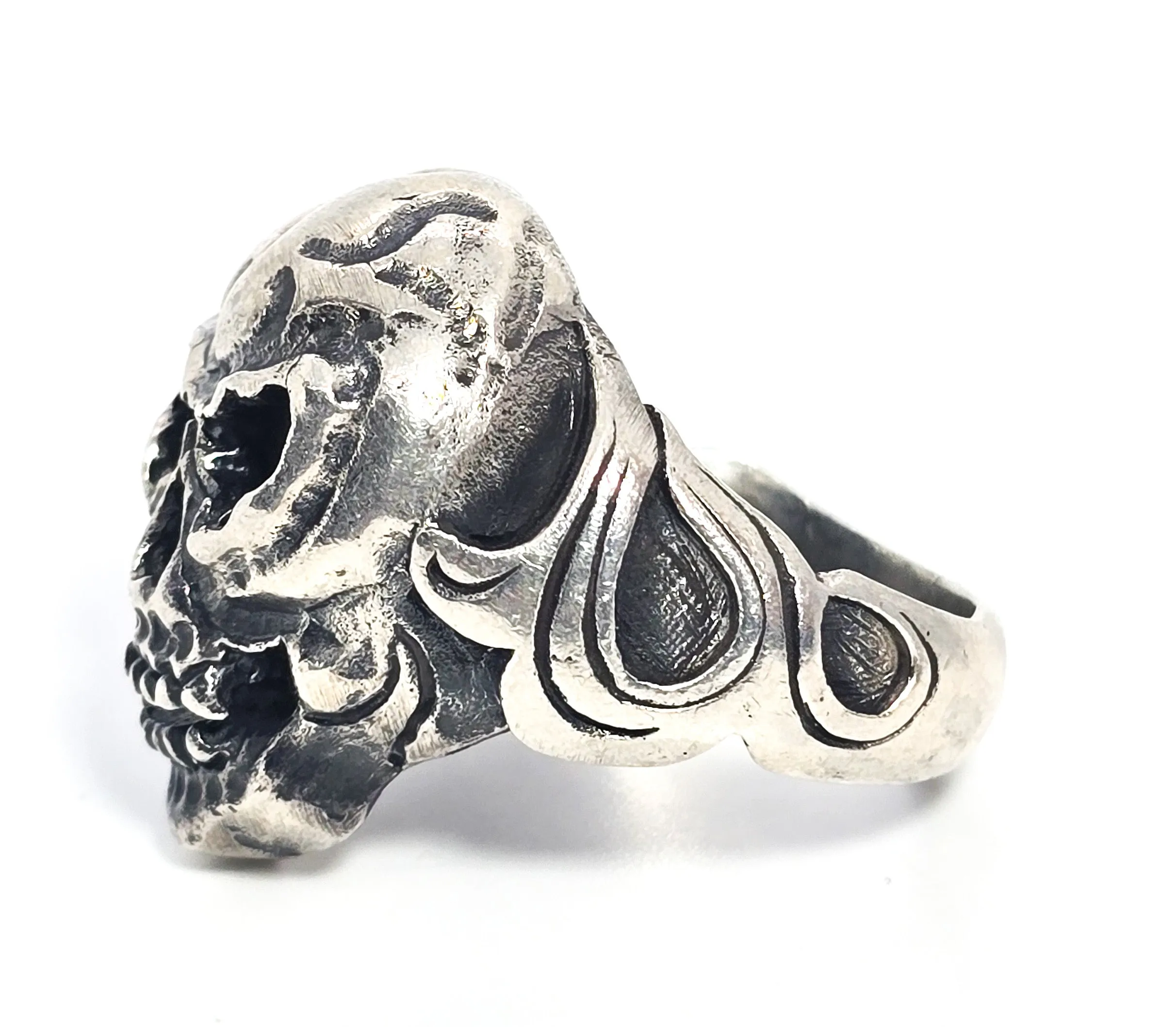 Thick Skull retro biker solid sterling silver tribal fire memento mori goth ring size 10.5
