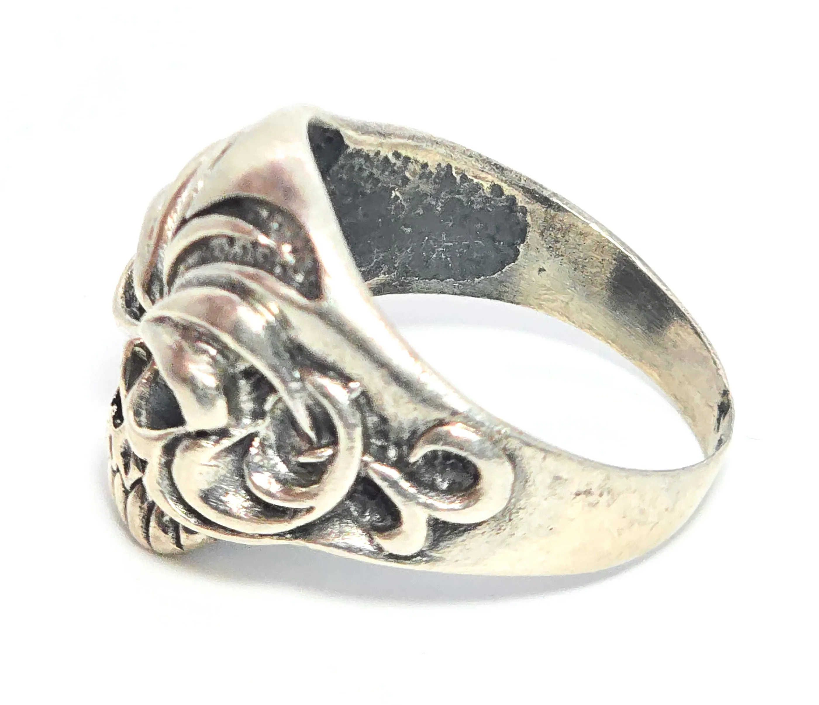 Tribal skull retro biker thick sterling silver skull with open eyes men's ring size 11 B