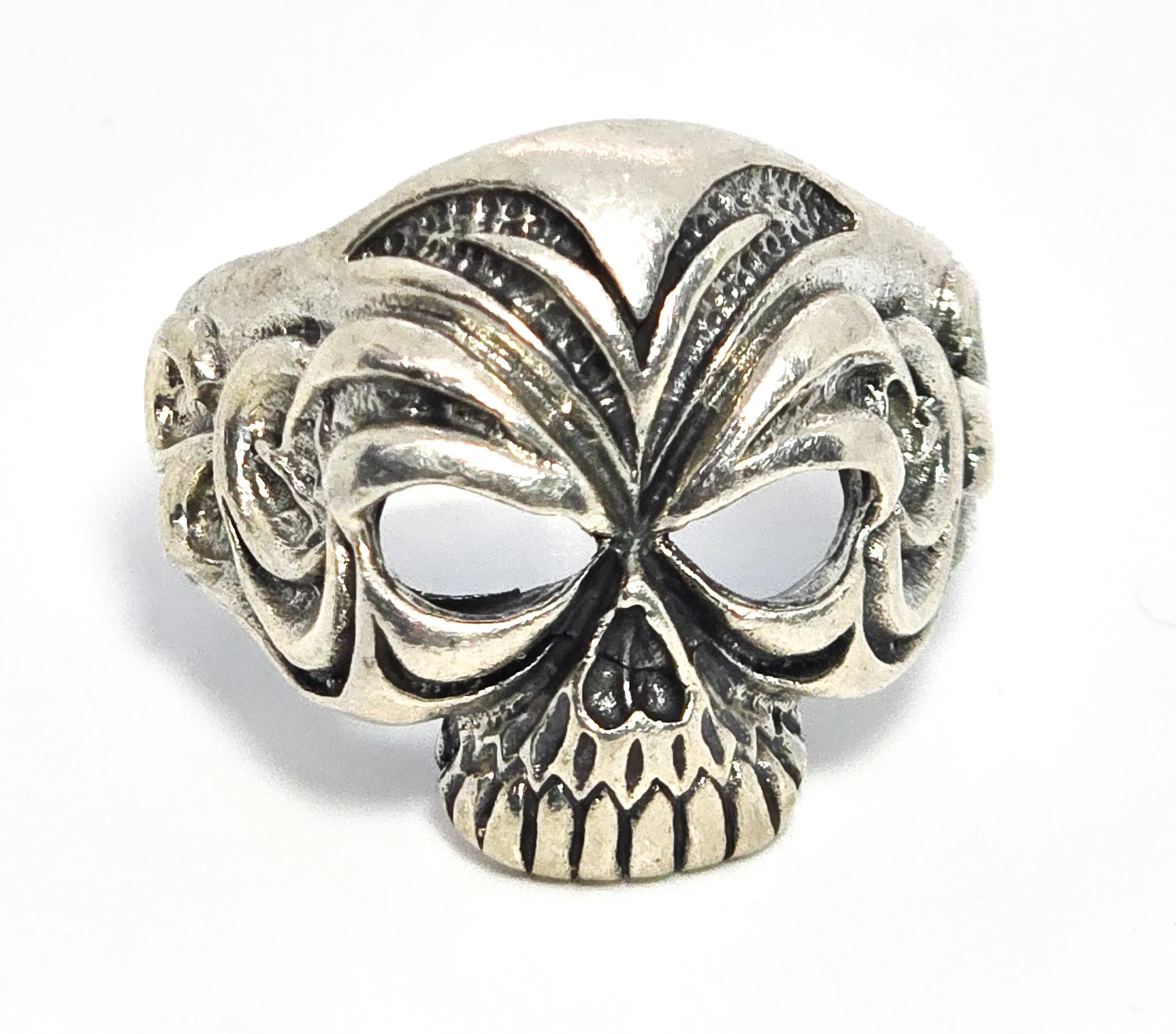 Tribal skull retro biker thick sterling silver skull with open eyes men's ring size 11 B