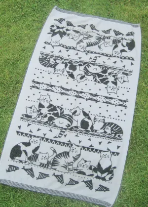 Vintage Kitty Cats Beach Towel