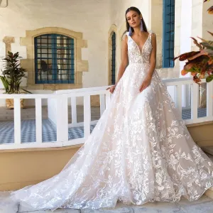 Wedding Dresses Elegant Sweep Train A-line Bridal Gowns V-neck
