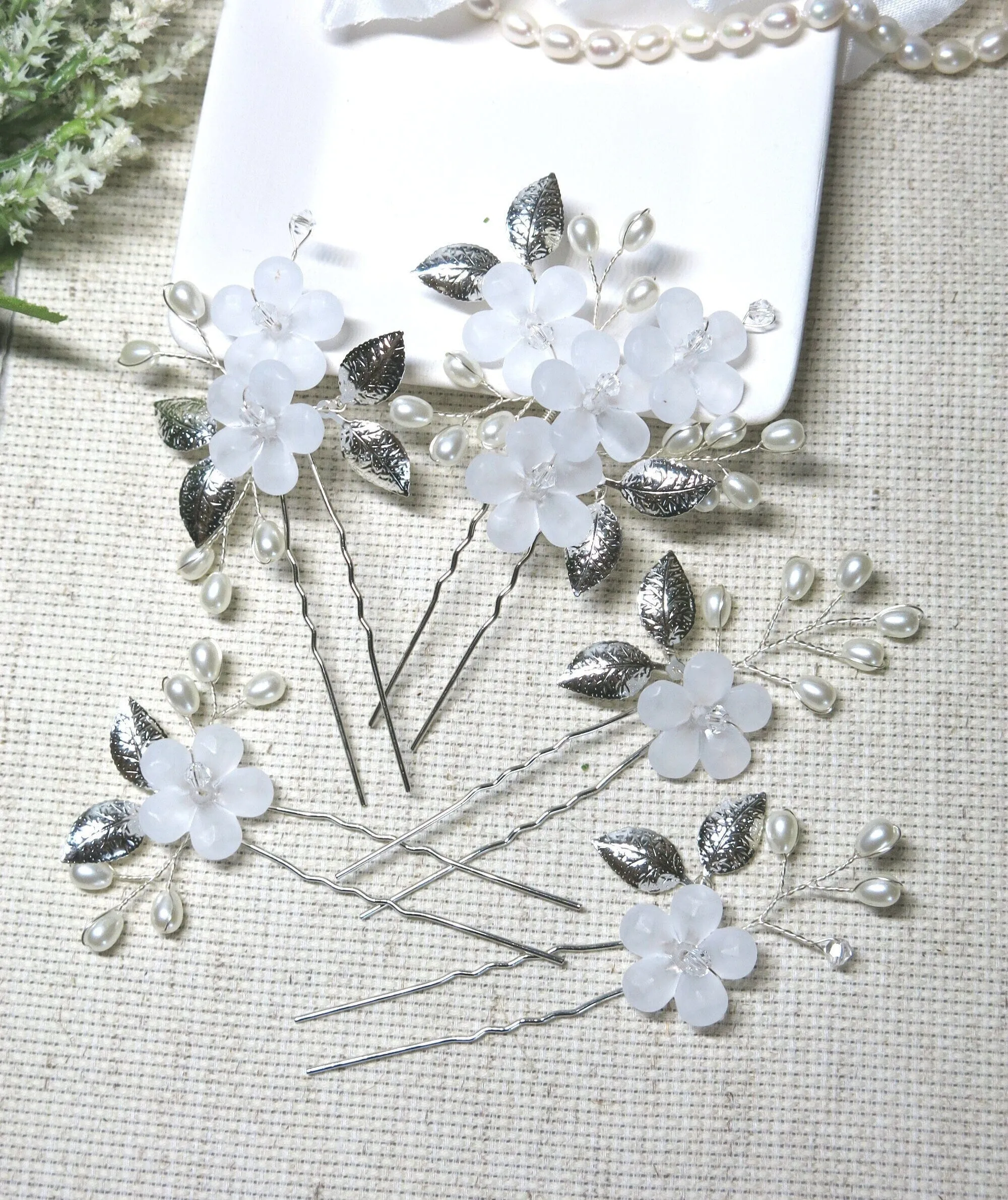 White Flower 5 PC Wedding Hairpin Set, Bridal Floral Wire Hair Pins, Pearl Branch Floral Hairpin Headpiece Set